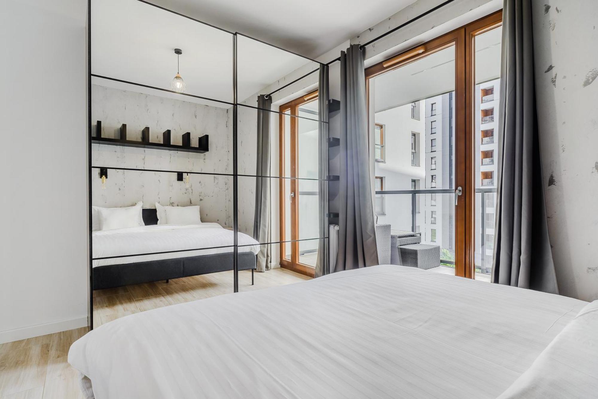 Luxury Apartments Mennica Residence With Parking Warschau Buitenkant foto
